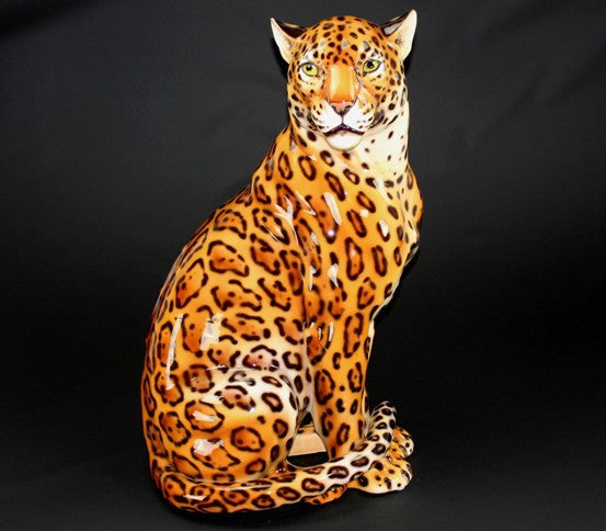 Jaguar bouche fermée